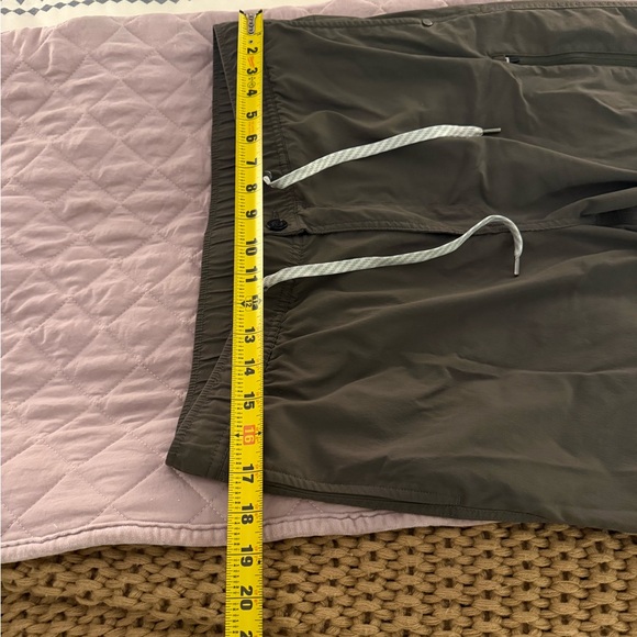 Vuori Technical Climber Pants in Light Grey Size XL - Picture 5 of 9